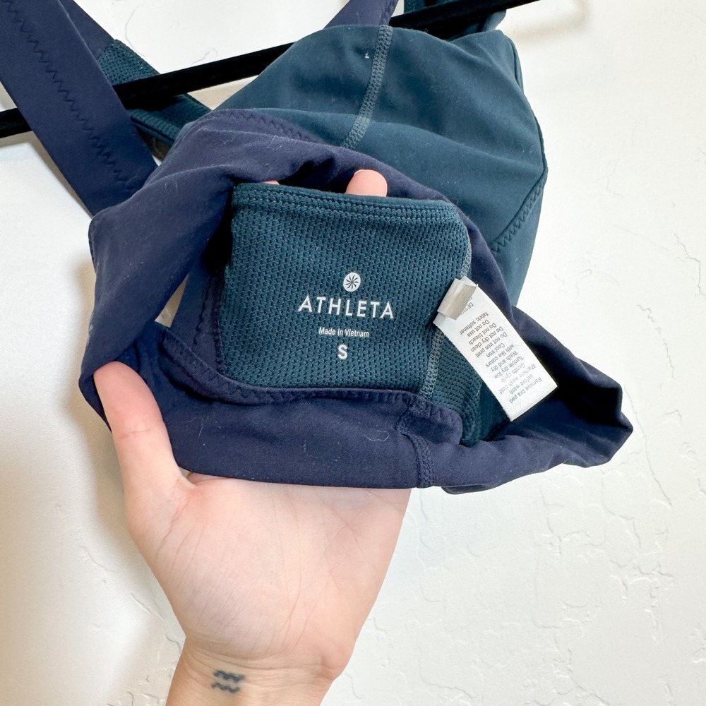 Athleta | Deep Breath Bralette‎ Athletic Cross Back Sports Bra in Coastal Blue - Picture 7 of 7